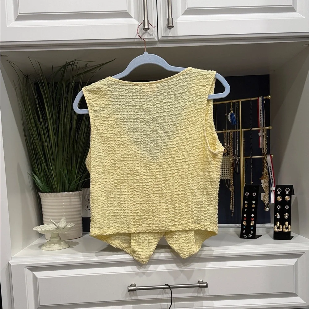 Yellow Textured Vest and Pants Set GLG Size Large Like New Good Condition - Picture 5 of 8